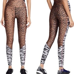 GOOD AMERICAN NWT Animal Mixed Block Leggings Size Medium in Animal Print